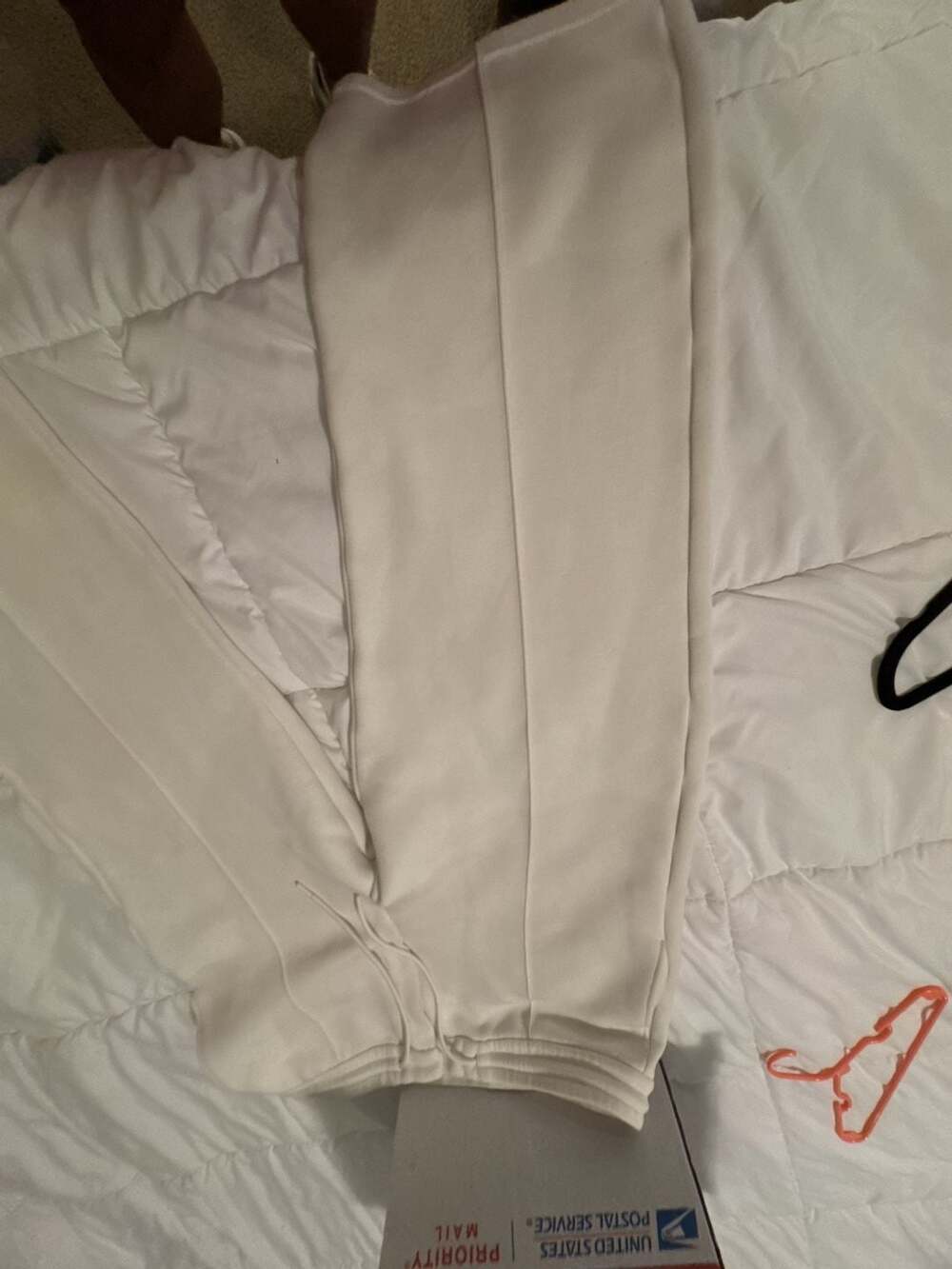 Nike Women's White Fleece Jogger Sweatpants - Picture 5 of 8
